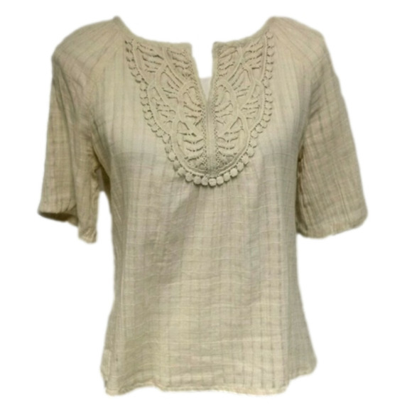 IZOD Ceam Crochet Detail V-Neck Pull Over Short Sleeve  Waist Length Top - Picture 1 of 5